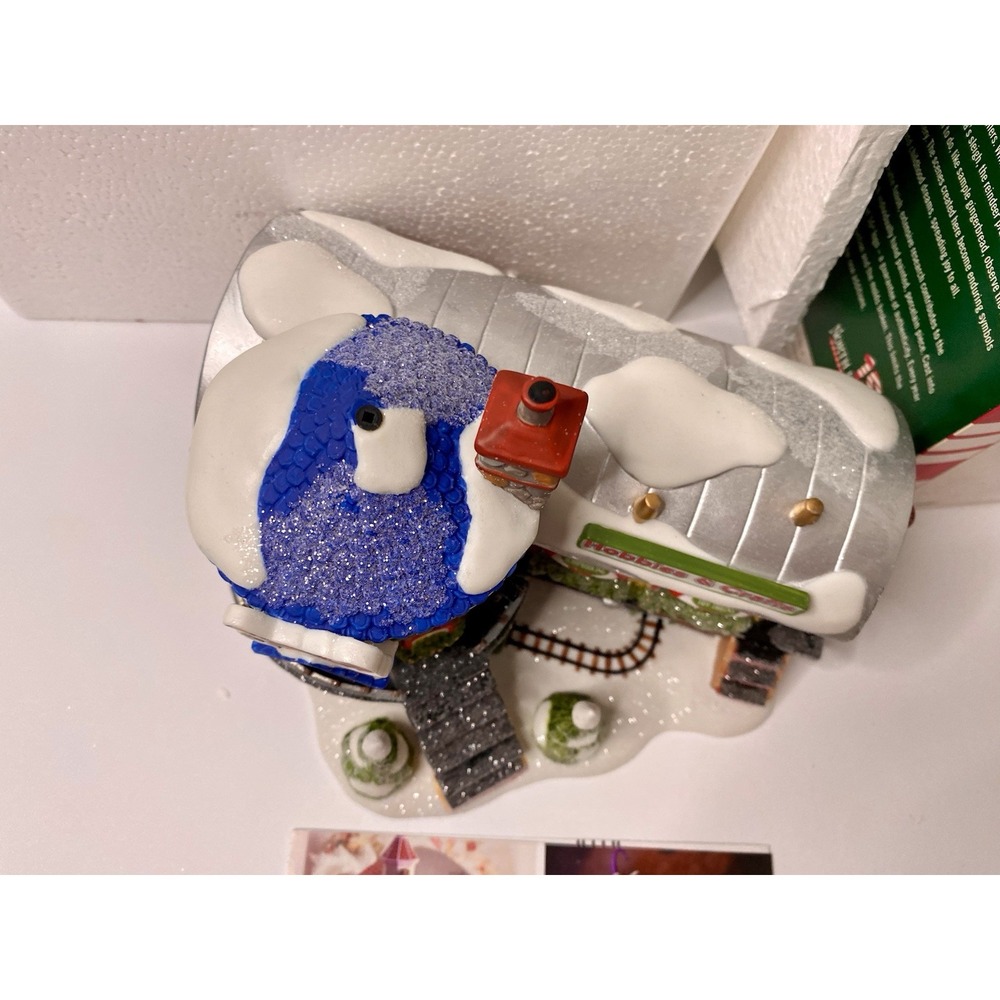 Dept 56 Arts Hobbies and‎ Crafts Special Edition 56897 Christmas Village House - Picture 4 of 11
